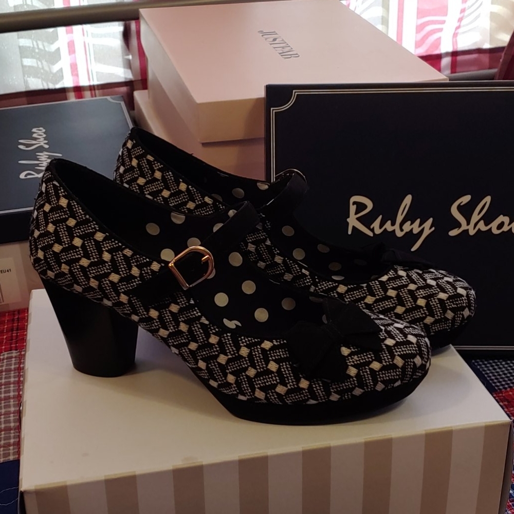Ruby Shoo Crystal Tweed Mary Janes SZ 10/UK41